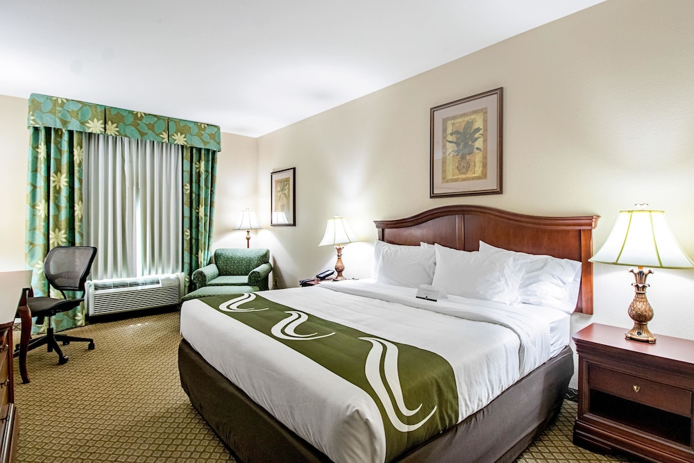 Quality Inn & Suites Robstown TX 7/23
