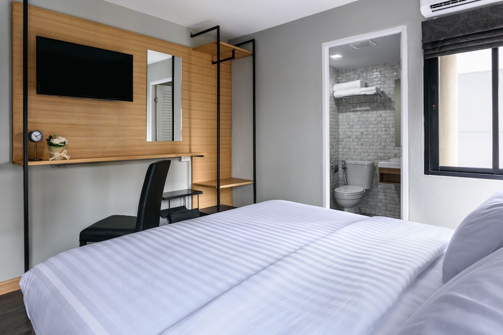 Travelier Hostel 11/59