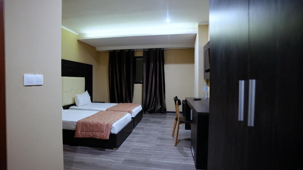 Hotel Royal Elisa 20/48