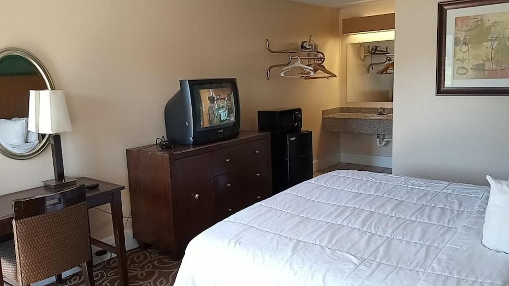 Hilltop Inn 22/38