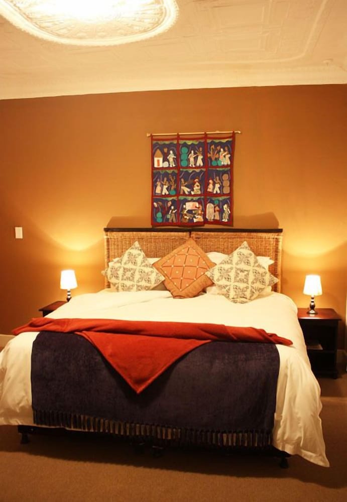 Uxolo Guest House 8/13
