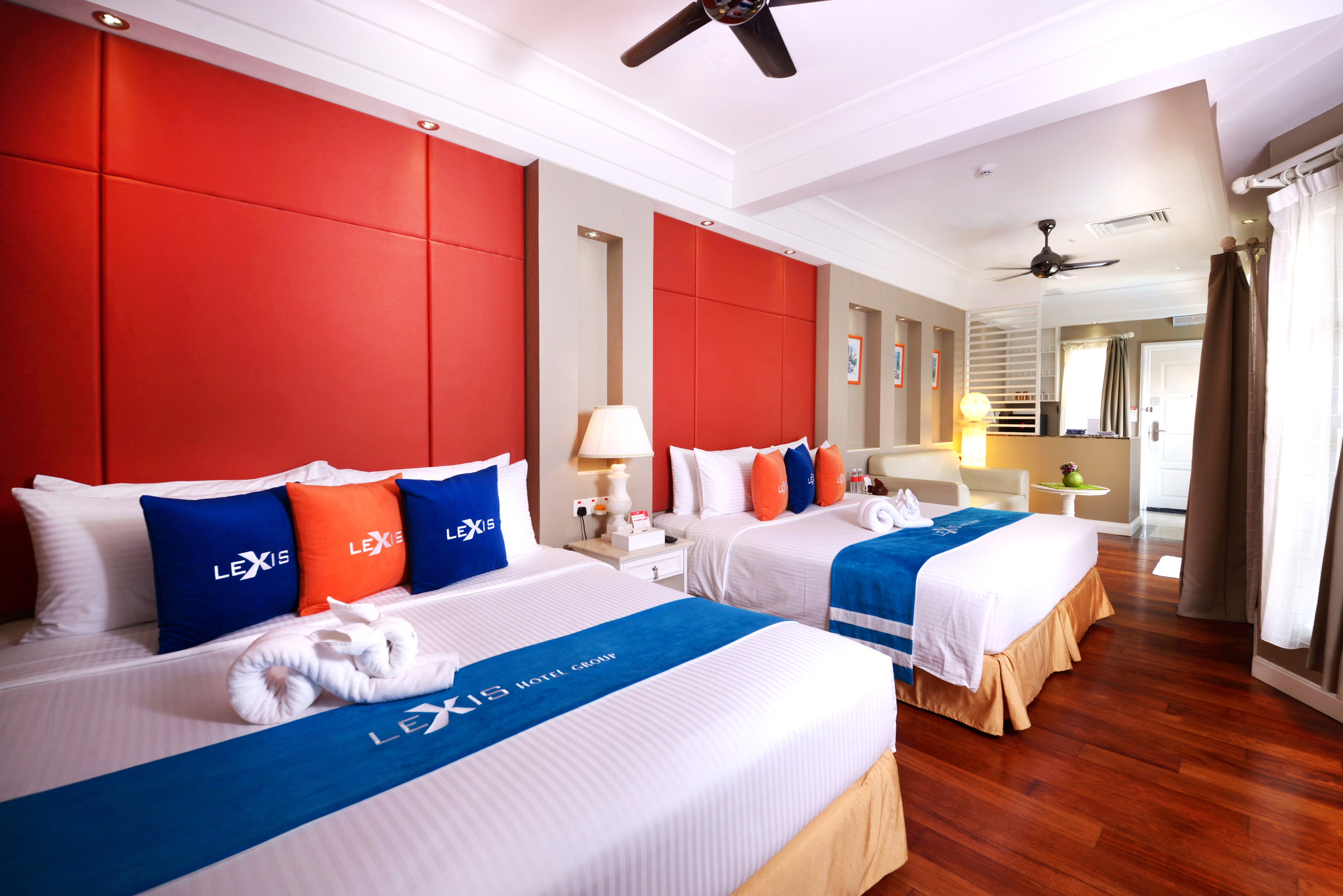 DELUXE SUITE