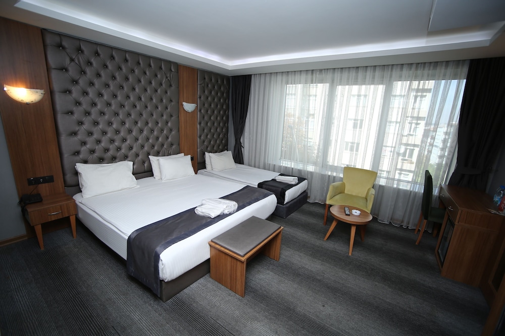 Grand Silay Hotel 14/50