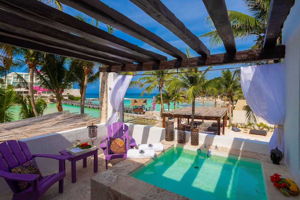 Lotus Beach Hotel 38/49