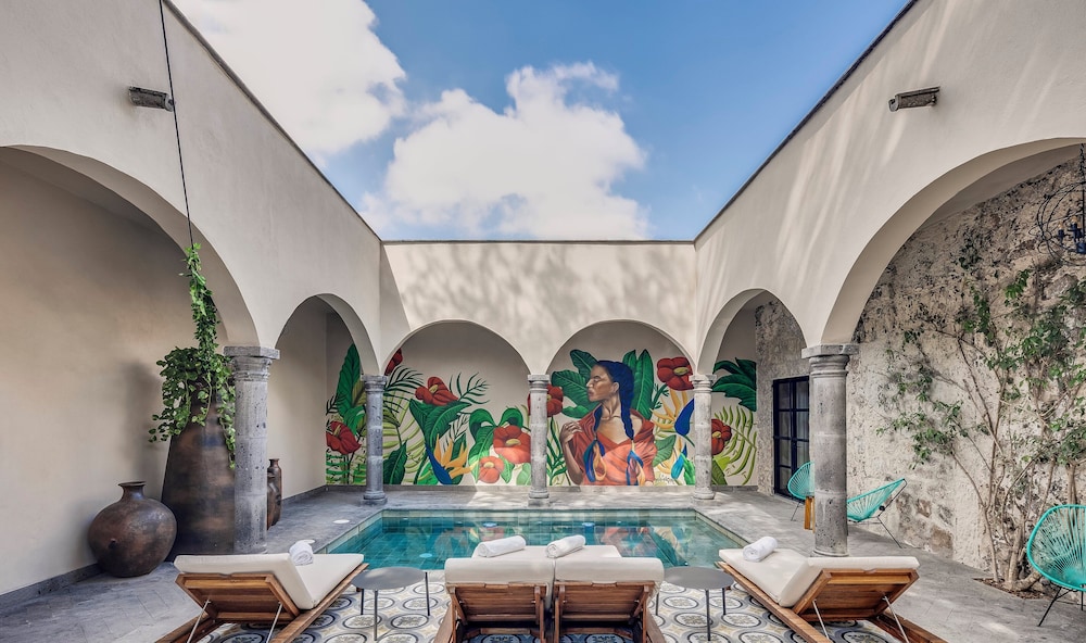 swimming pool spa