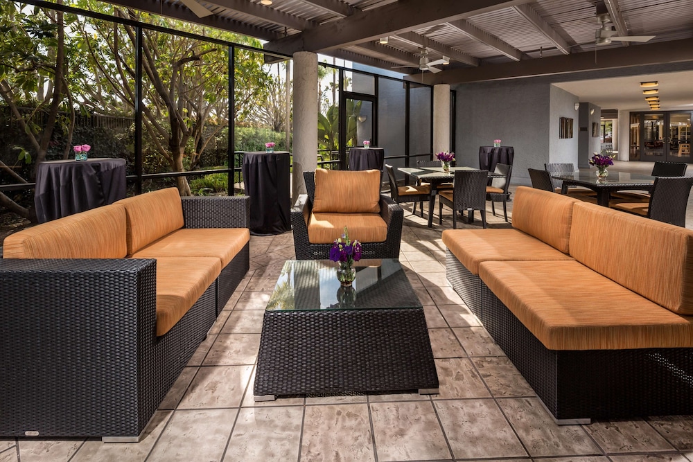 DoubleTree by Hilton Hotel Carson CA 68/84