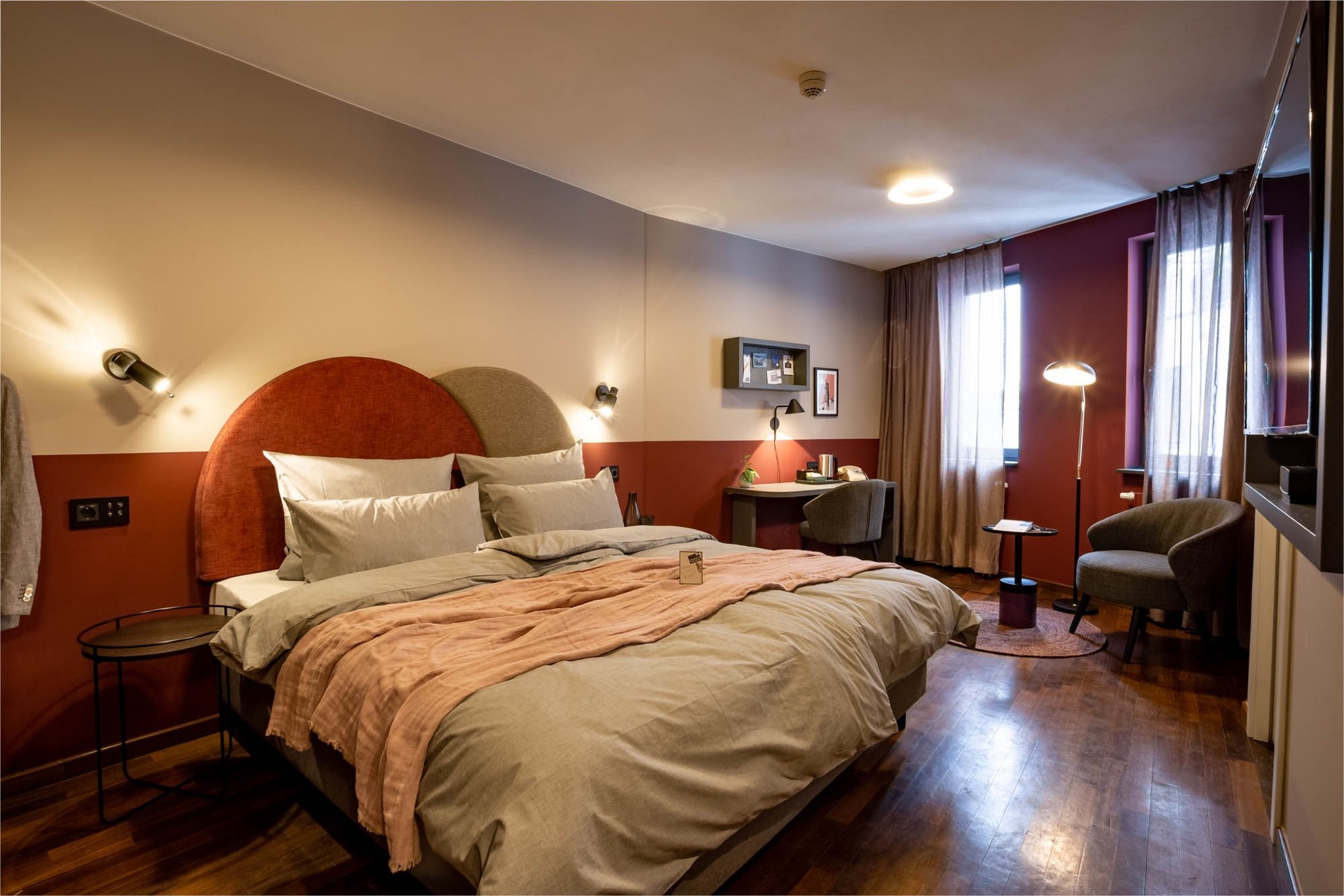 The Circus Hotel 10/50