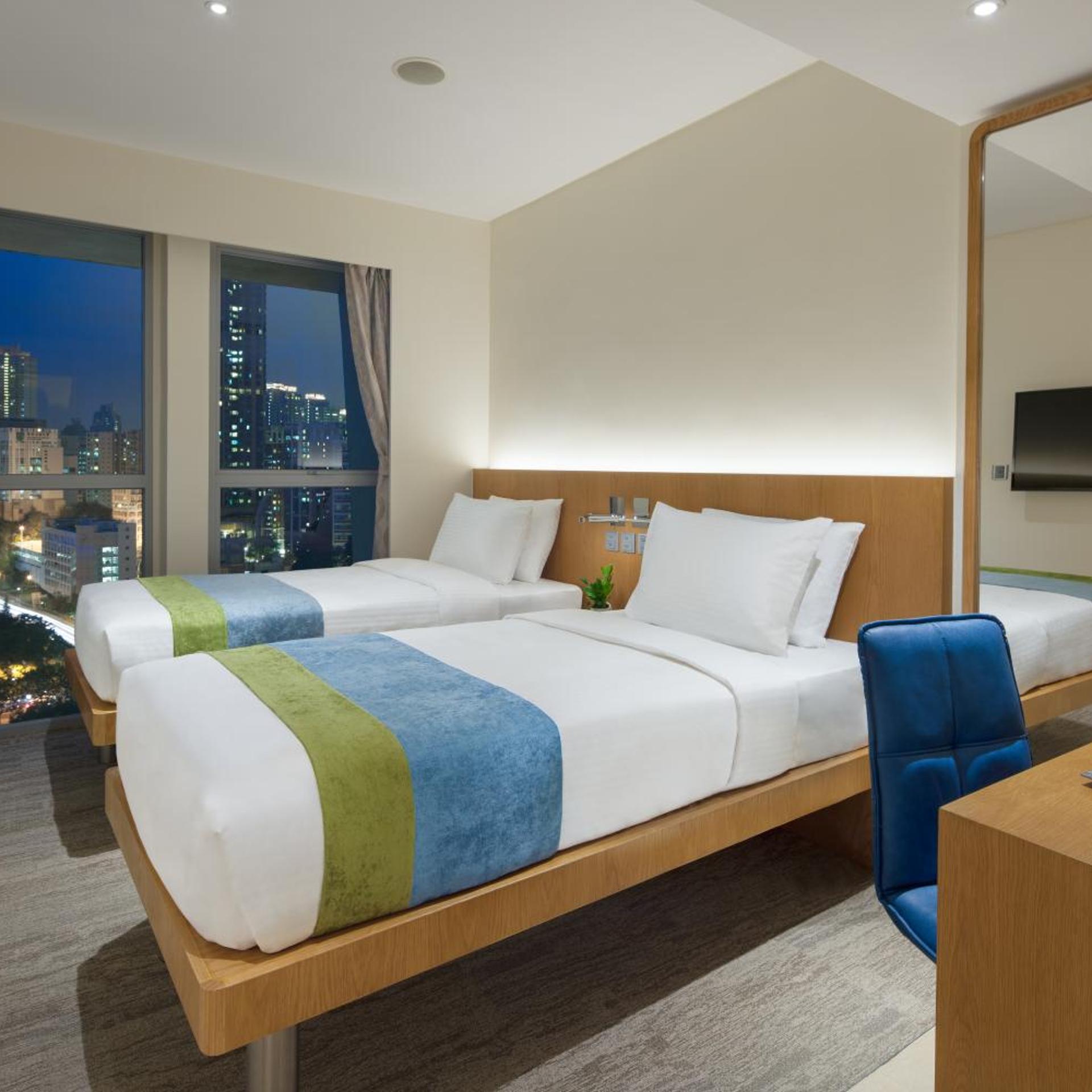 Female Only, Deluxe, Double or Twin Bed