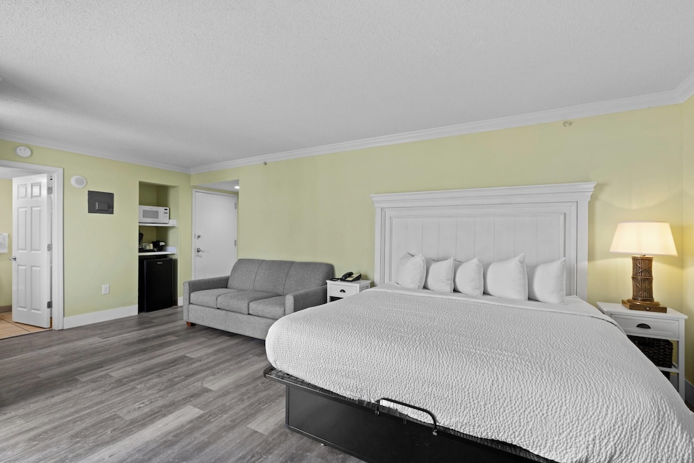 ROOM, KING BED, PARTIAL OCEAN VIEW