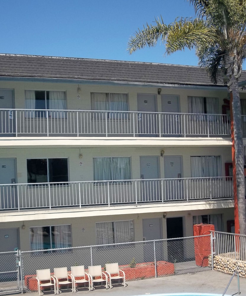Heritage Inn Express Hayward 5/33