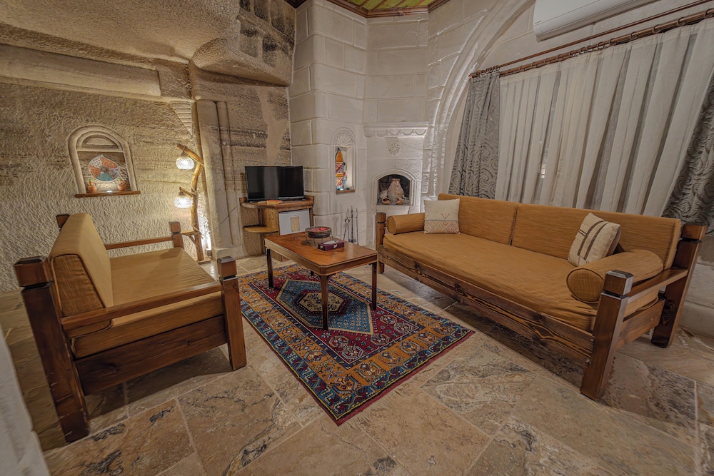 Zara Cave Hotel 30/50