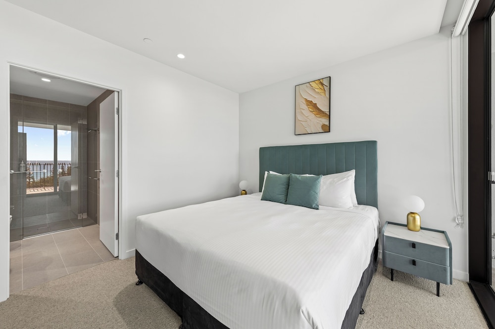 2 Bedrooms, Apartment, King and Twin Beds, 2 Bathrooms