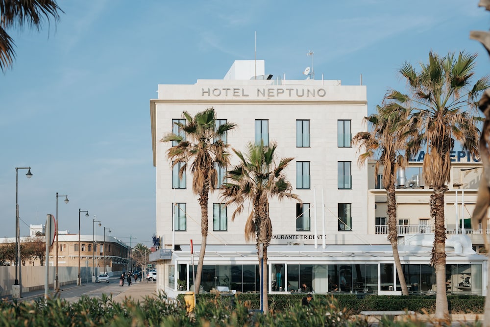 Hotel Neptuno Playa & Spa 4/50