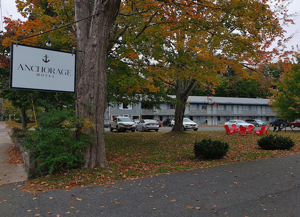 Anchorage Motel 25/30