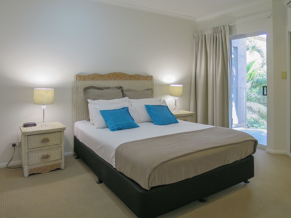 Marlin Waters Beachfront Apartments 12/100