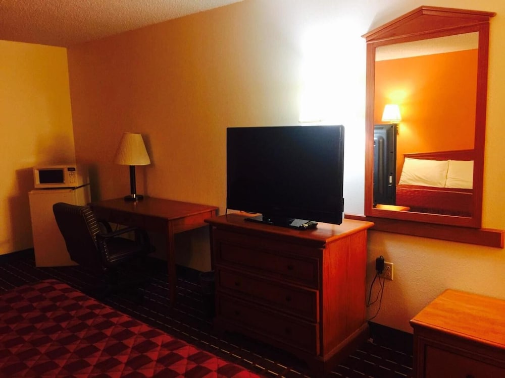 Texas Inn & Suites 27/28