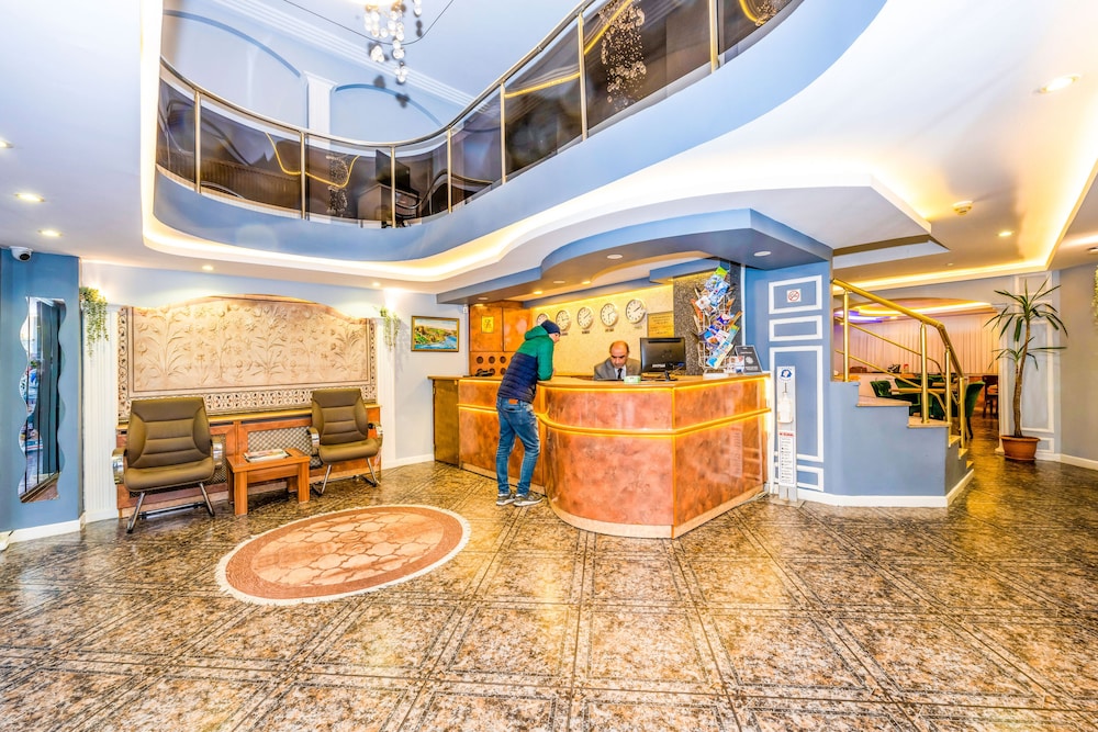 Devman Hotel 8/39