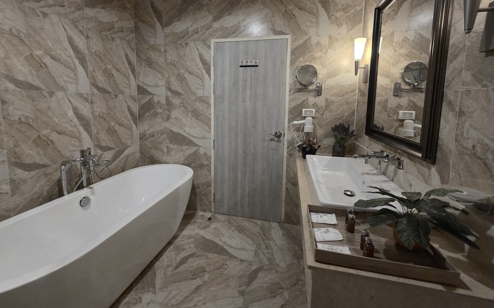 Le Cannes, a Recall Luxe Hotel 47/49