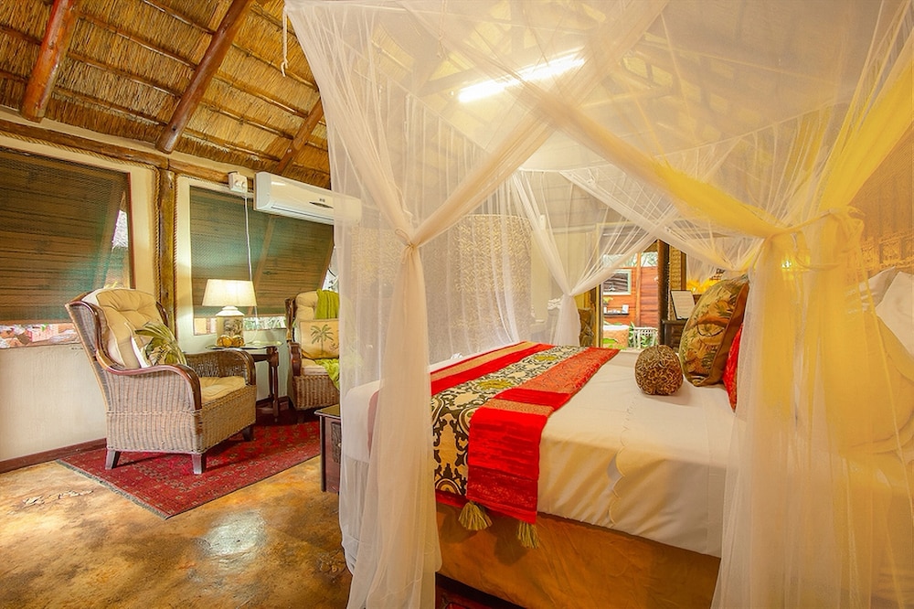 ROOM, DOUBLE BED