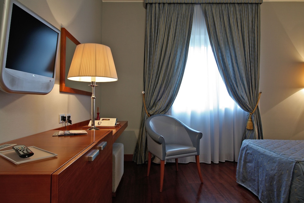 Hotel Del Campo 24/64