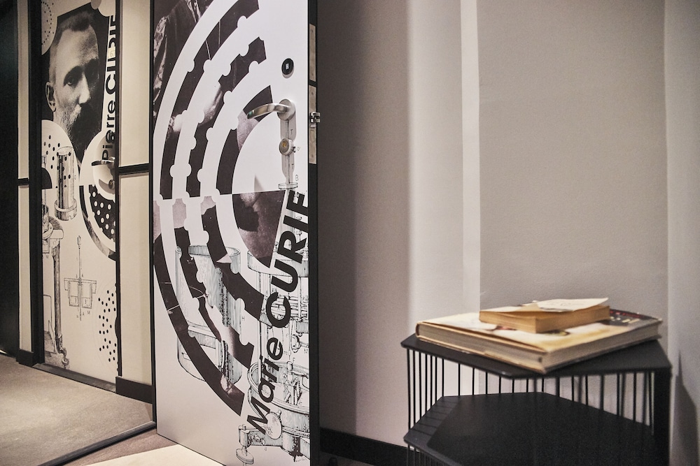 Madrigal Hotel Paris 7/47