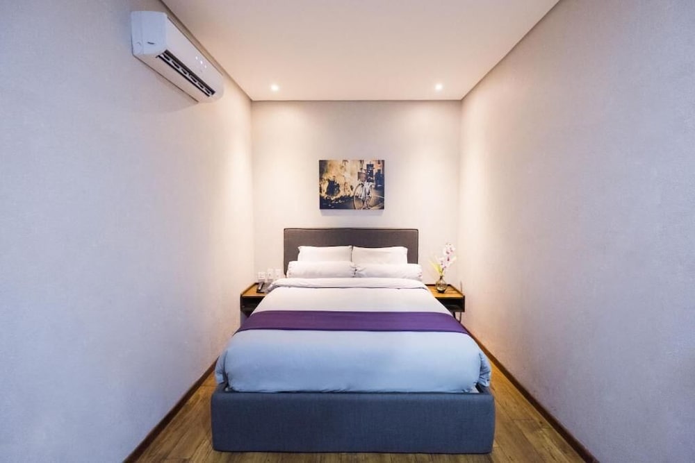Axiaa Hotel 3/38