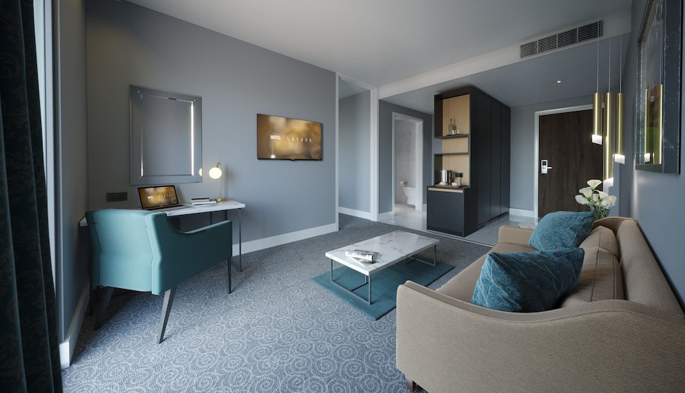 Hotel La Tour 46/64