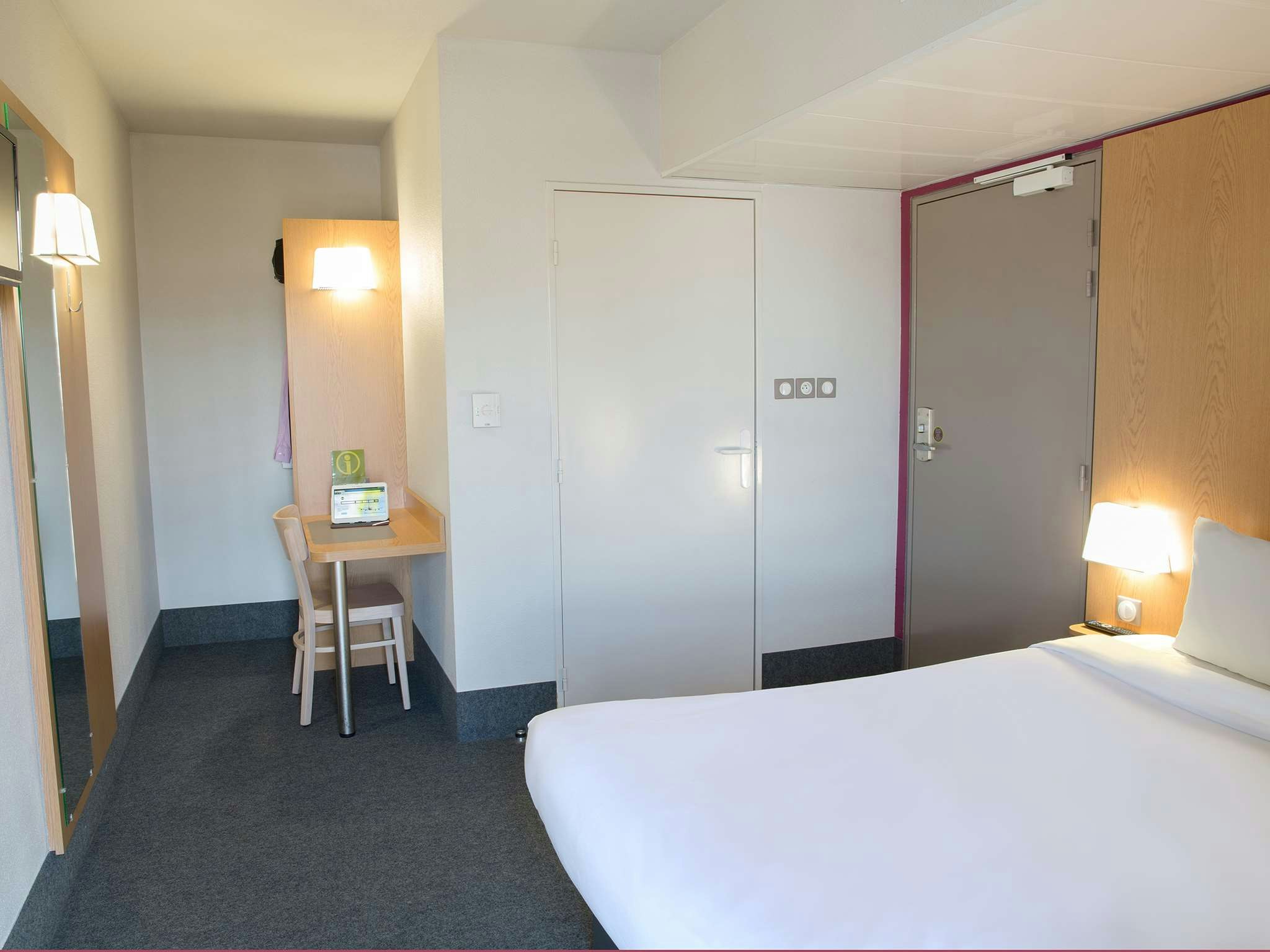B&B Hotel Marseille Euromed 6/11
