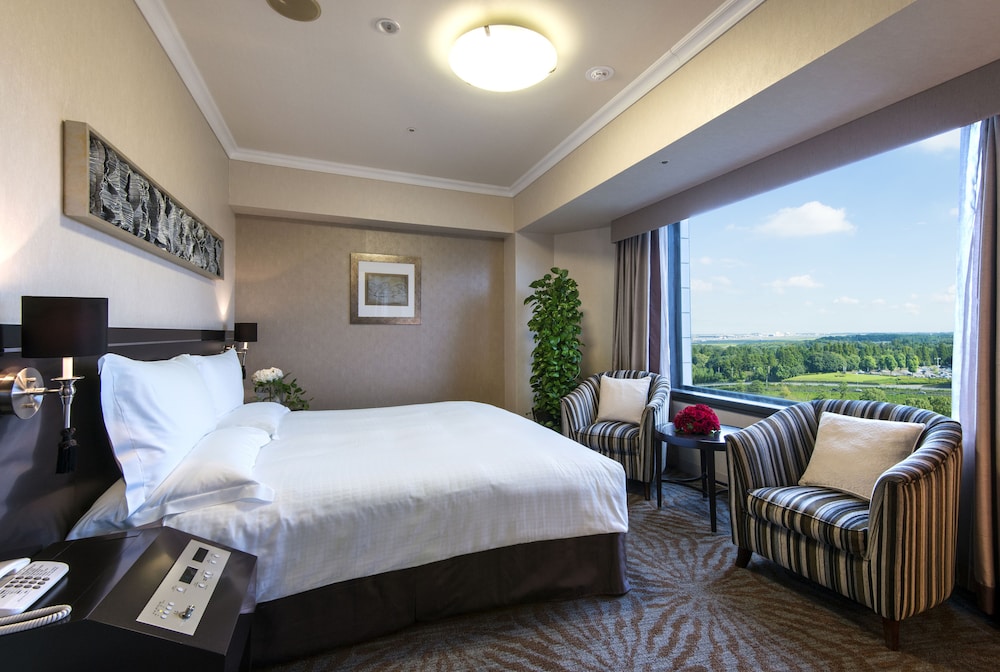 JUNIOR SUITE, KING BED