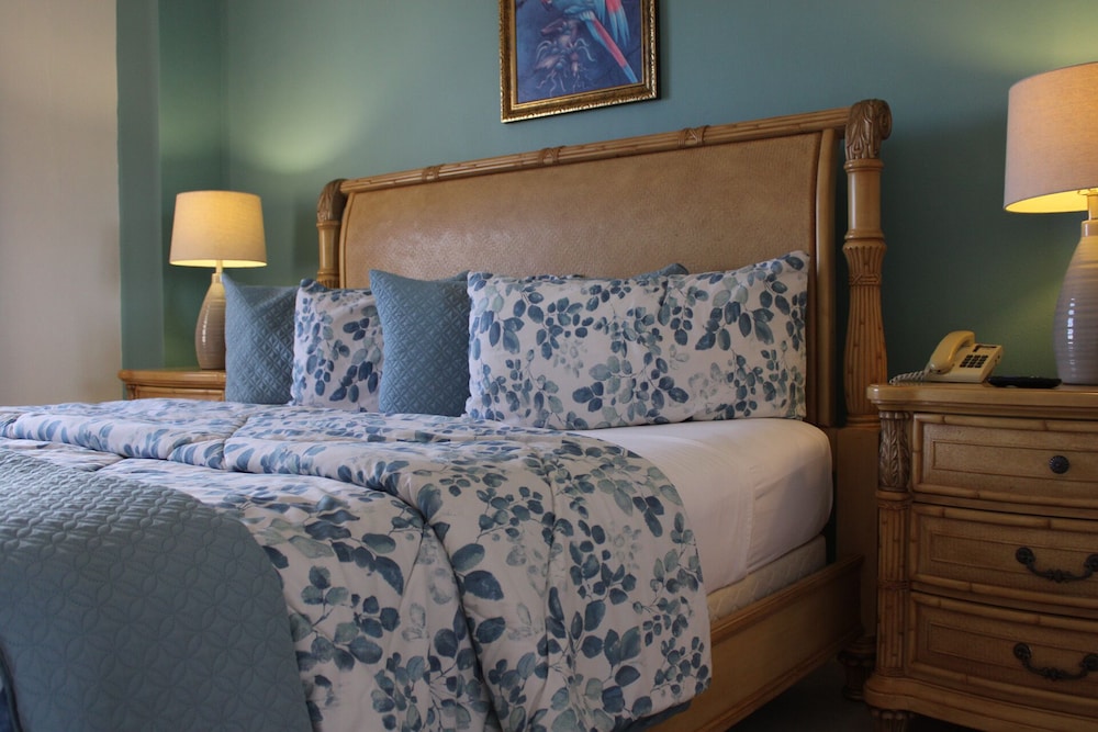 Fajardo Inn 12/50