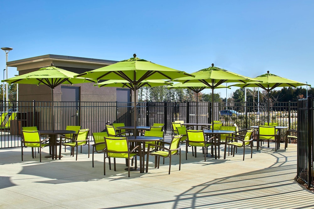 SpringHill Suites by Marriott Charlotte at Carowinds 1/40