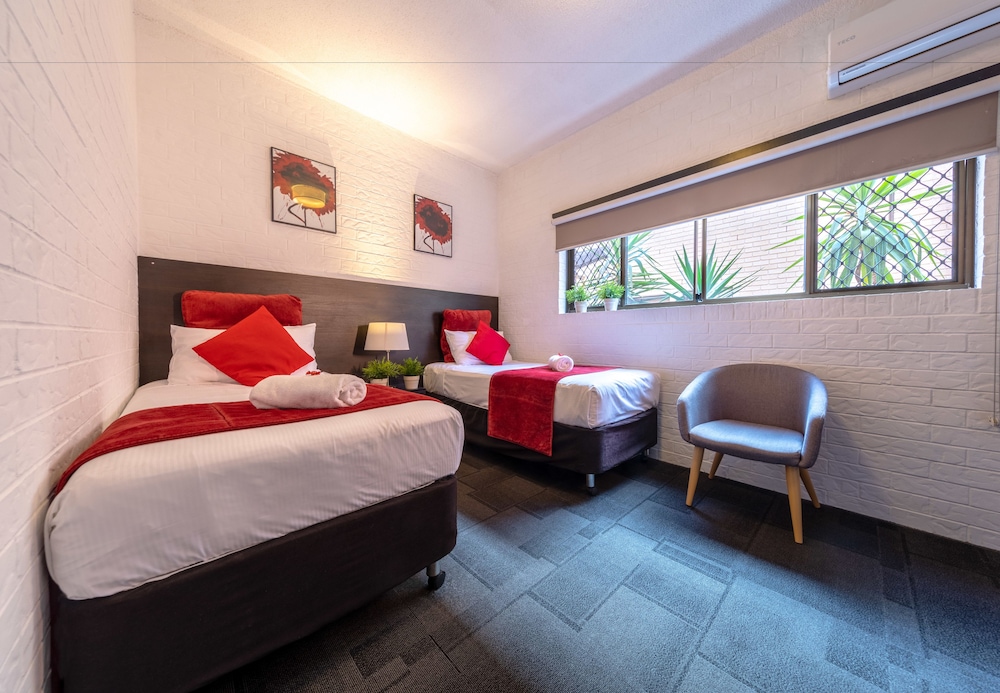 Ascot Budget Inn 57/77
