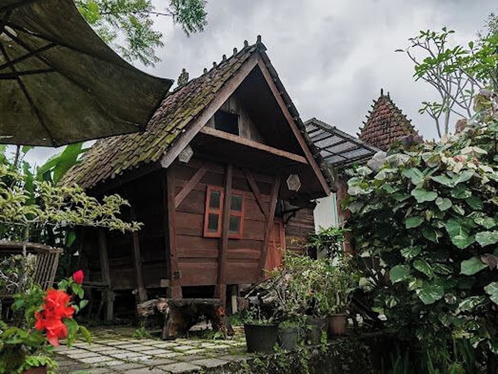 Singgasana Villa & Resto 2/55