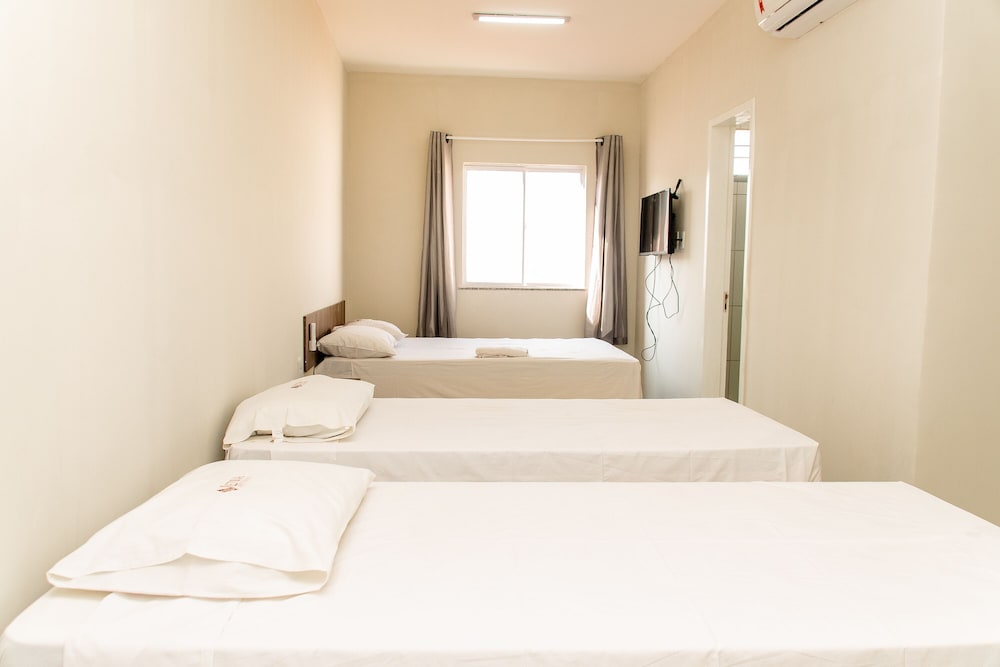Letiva Hotel Centro 24/50