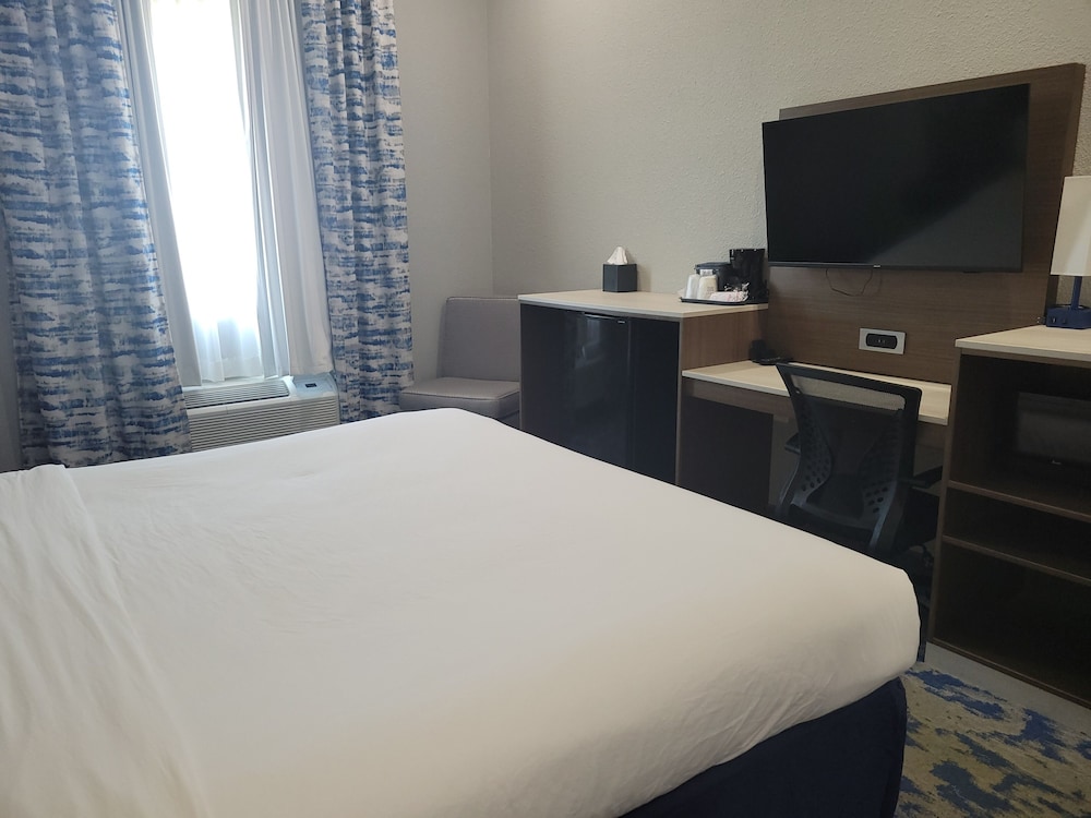 Baymont by Wyndham Carlsbad NM 21/47