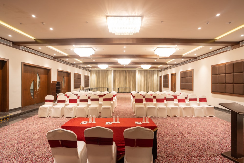 Spectrum Resort, Spa & Convention 36/48