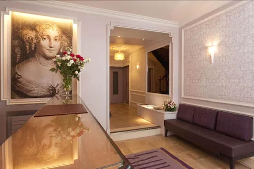 Hotel de Sevigne 6/80