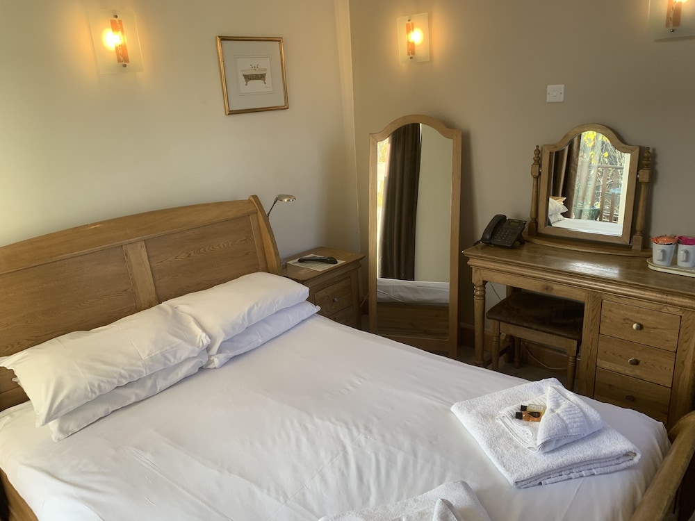 The Old Mill Hotel &amp; Lodge 28/67