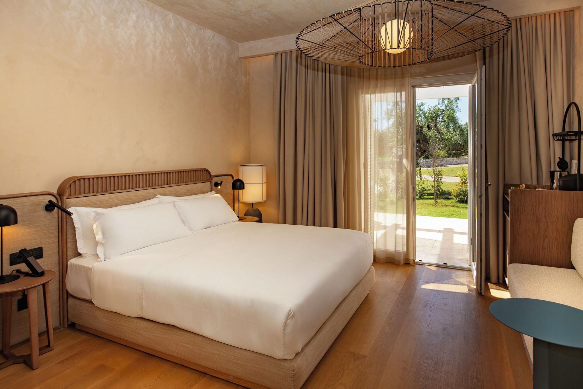 Superior, King Bed, Garden View