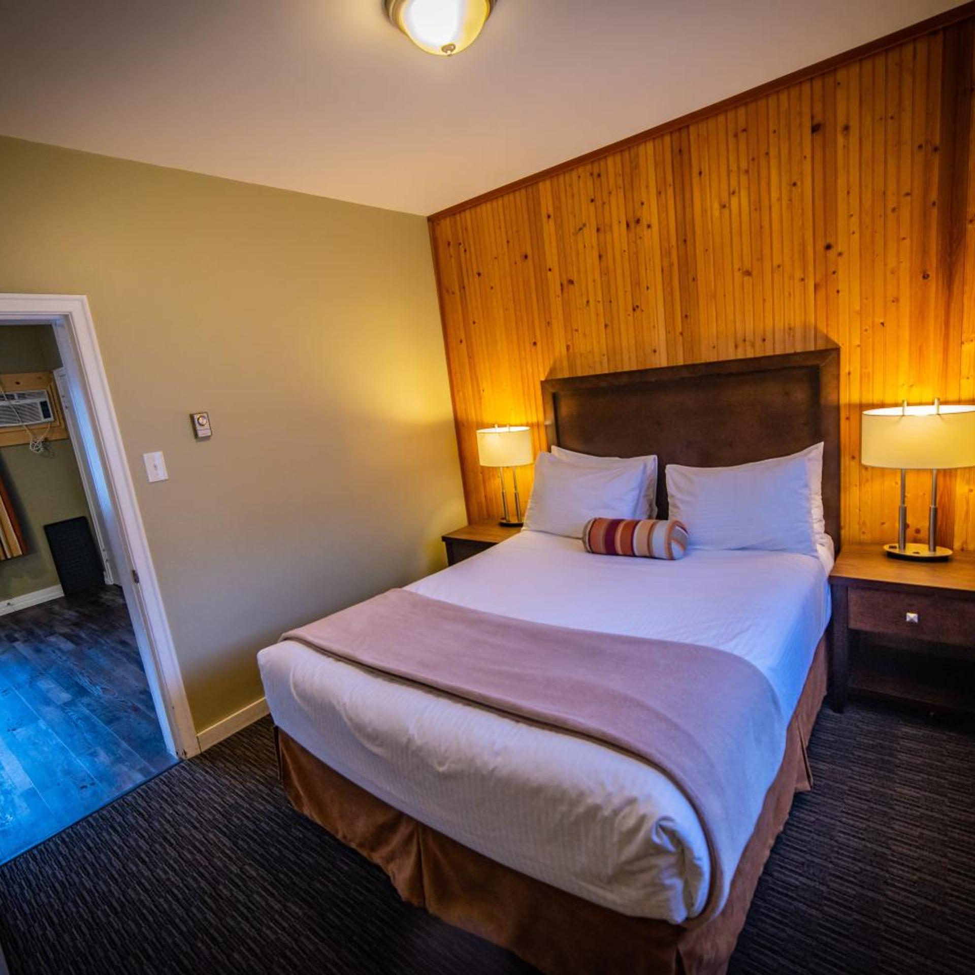 Alpine Inn & Suites 10/50