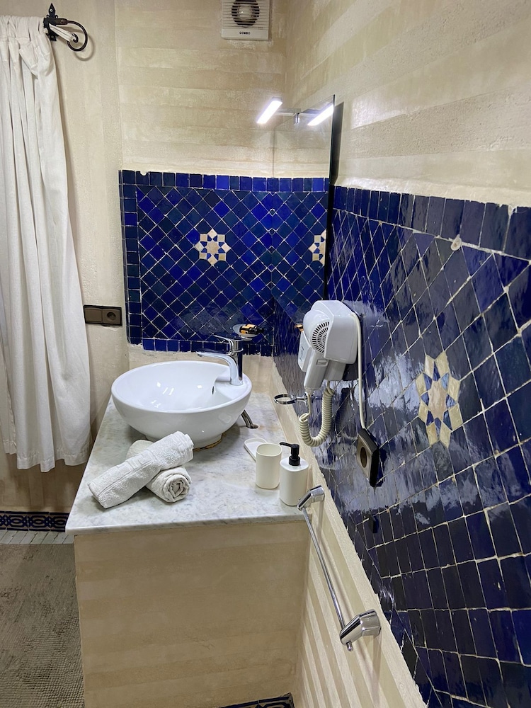 Riad Gharnata 81/82