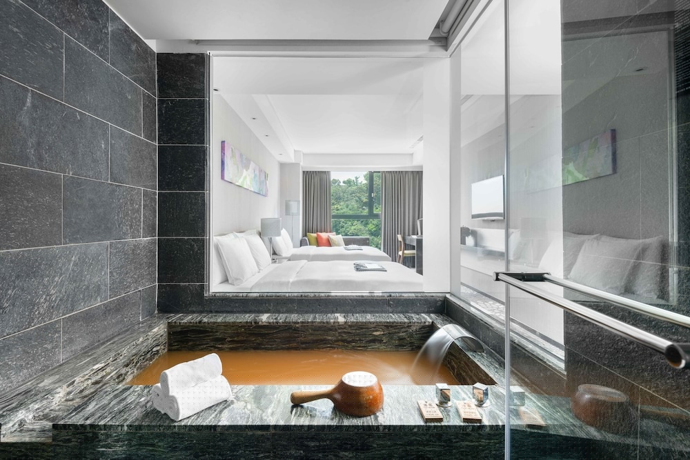 Lakeshore Hotel Suao 23/62