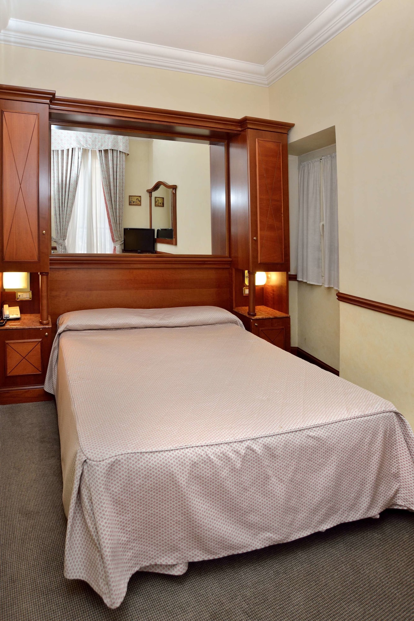 ECONOMY, DOUBLE BED