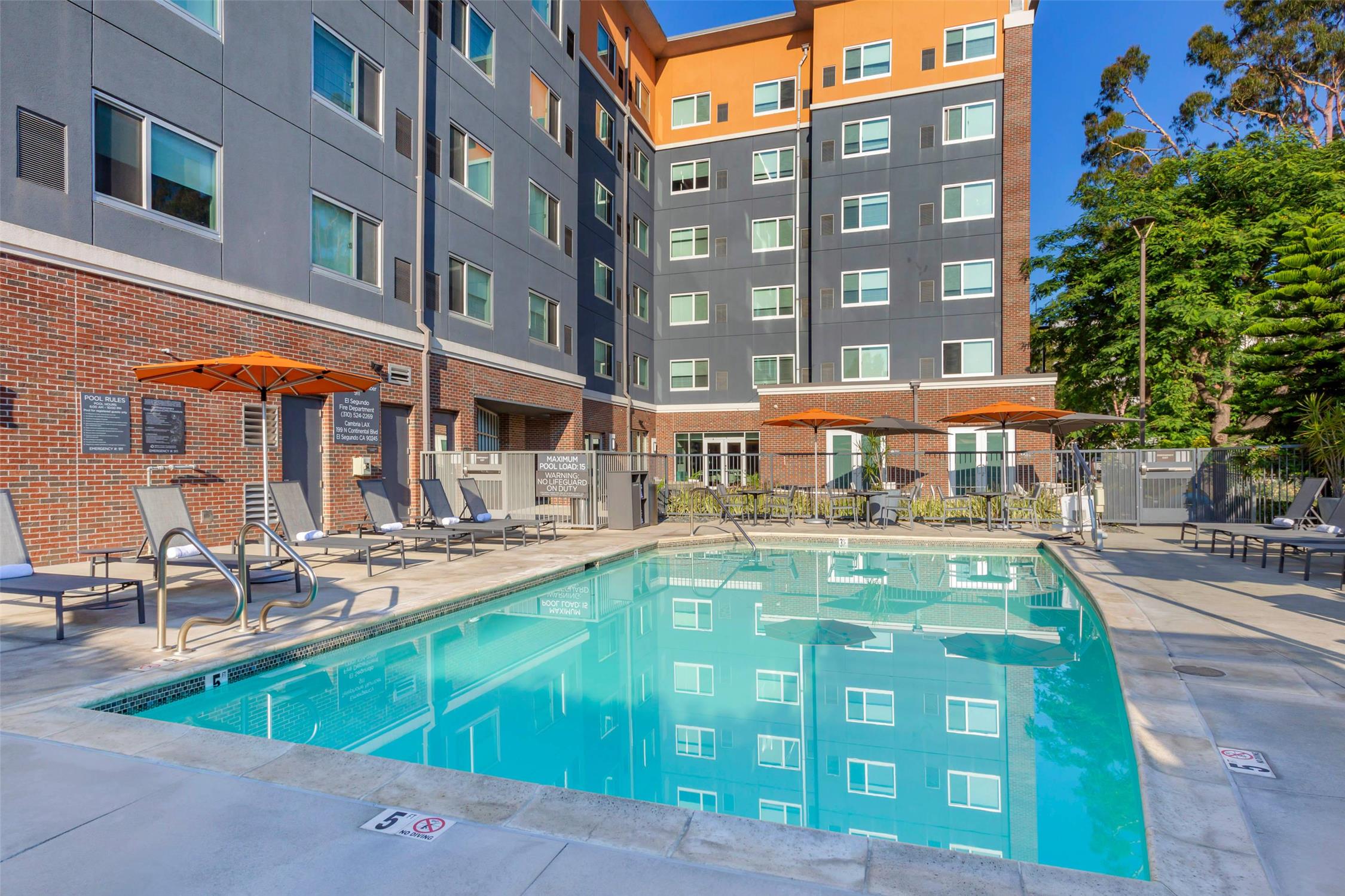 Cambria Hotel LAX 27/28