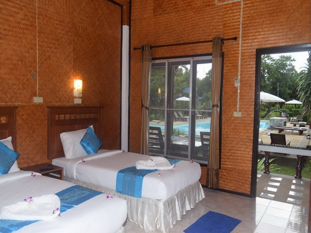 ROOM, TRIPLE, TERRACE