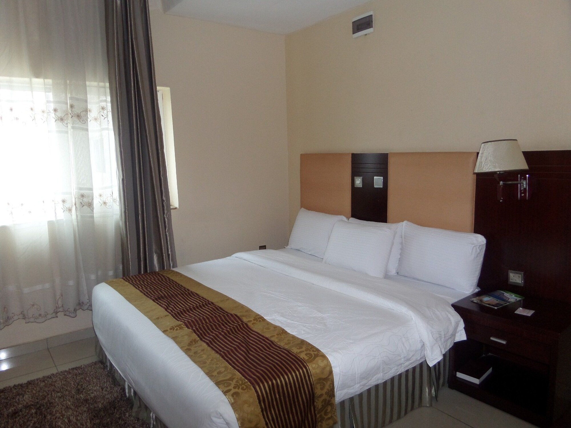 STANDARD, DOUBLE BED
