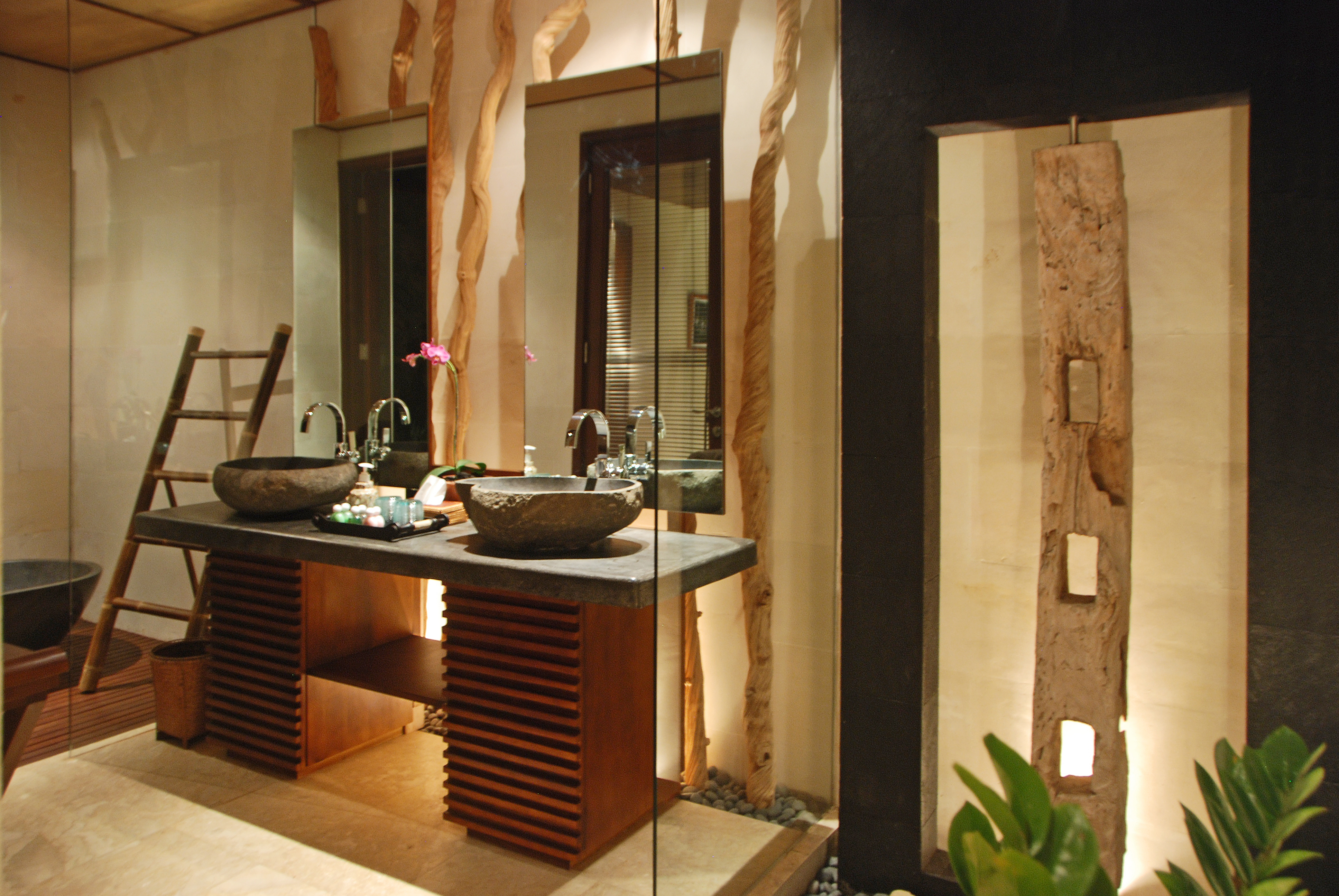 2 Bedrooms, Pool