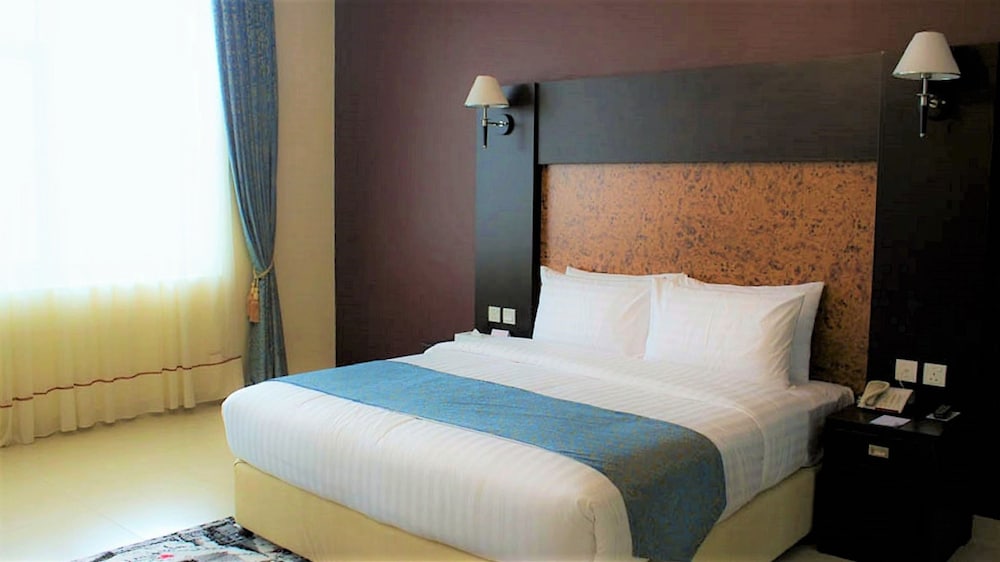 ROYAL PHOENICIA HOTEL 15/50