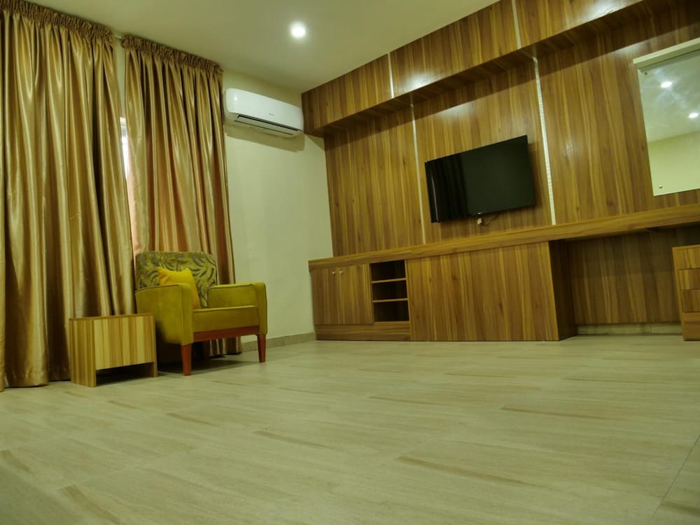 Alexia's Place Hotel 17/27