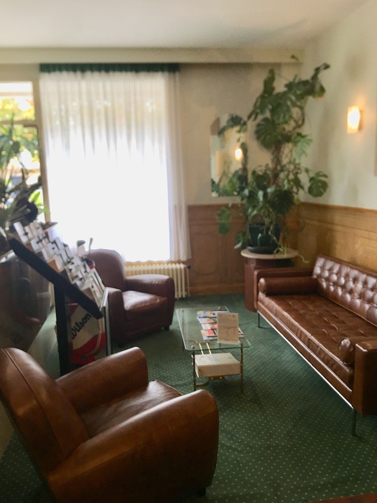 HOTEL CHRISTINA 42/57
